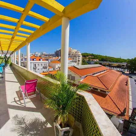 Lar Dois Coracoes Hostel Alges