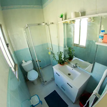 Lar Dois Coracoes Hostel Alges