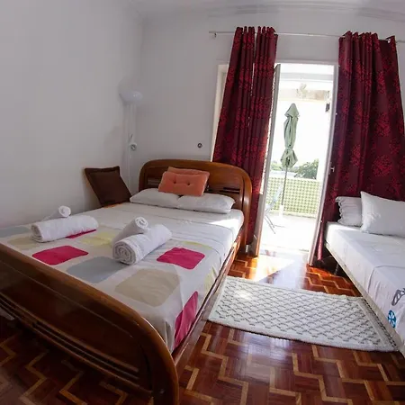 Hostel Lar Dois Coracoes Alges